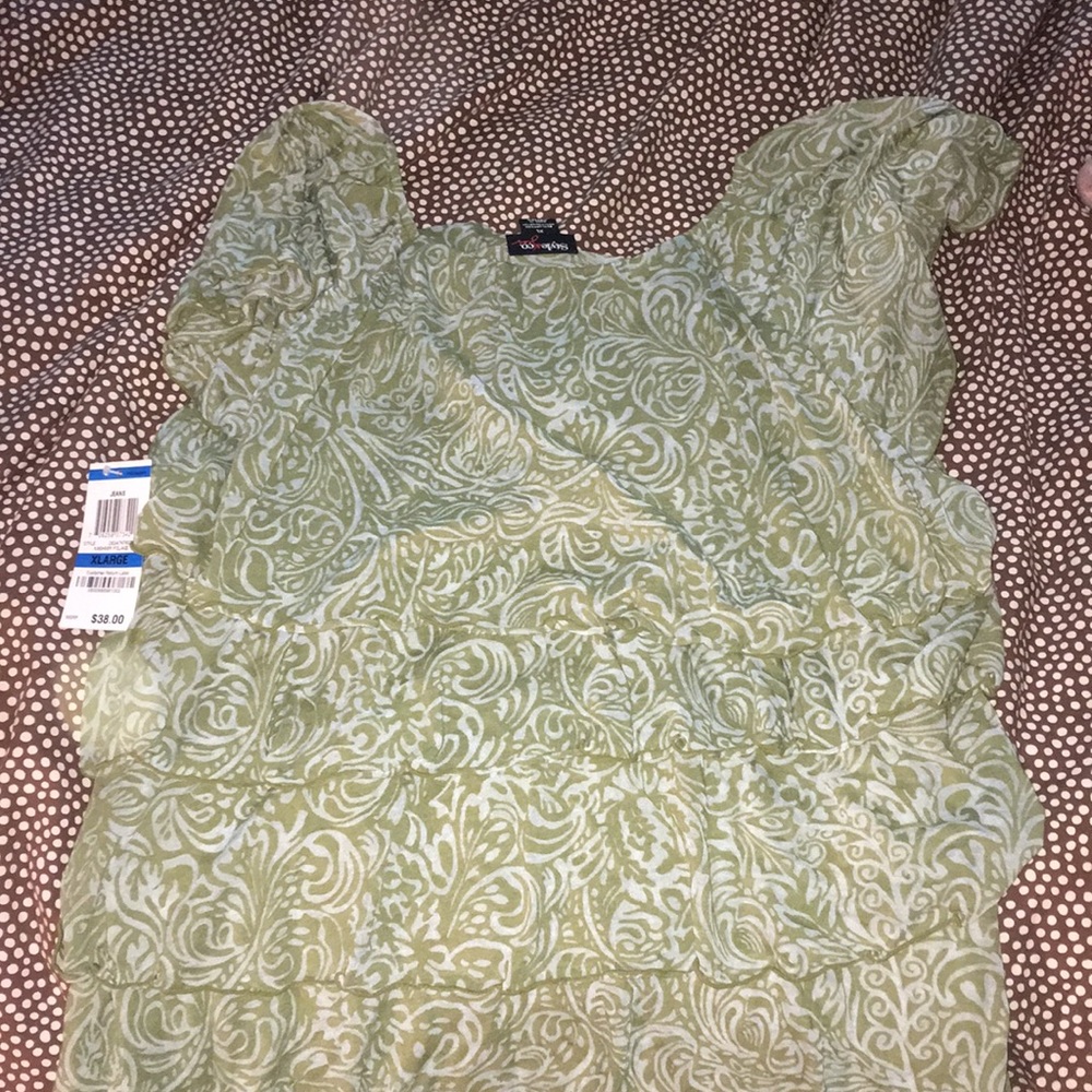 Ruffle Top! - Picture 3 of 6